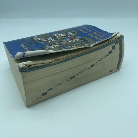 Blue Book of Values by S.P. Fjestad Book Price Catalog - Picture 3 of 10